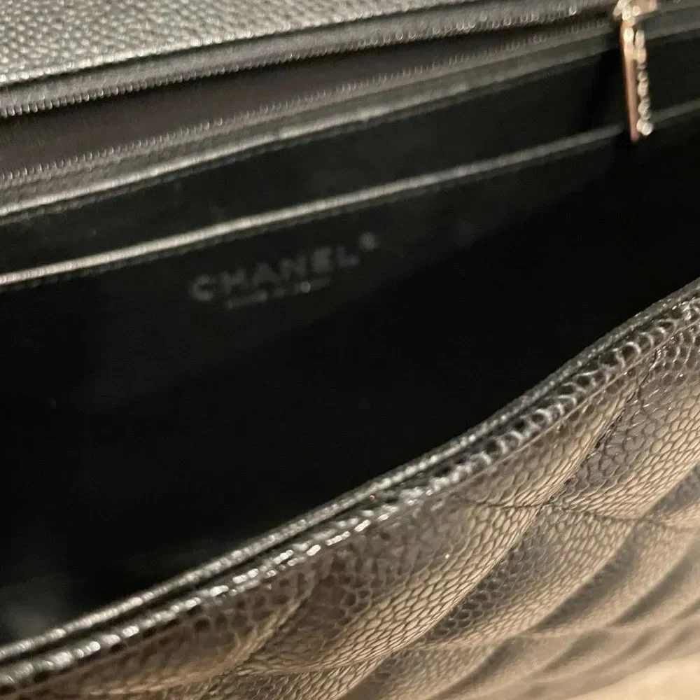 CHANEL maxi classic bag - Picture 3 of 7